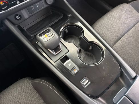 Used 2025 Nissan Rogue SV FWD image 25