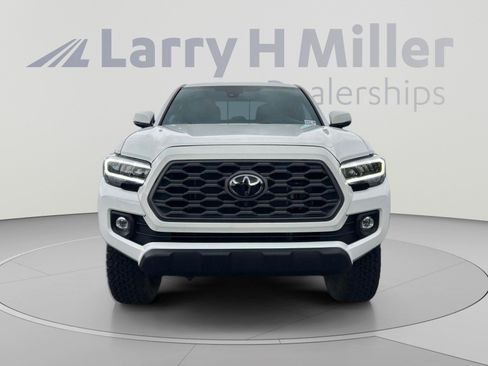 Used 2023 Toyota Tacoma TRD Off-Road w/ Advanced Technology Package AWD/4WD image 9