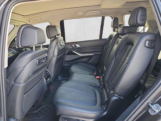 Used 2020 BMW X7 xDrive40i w/ Premium Package AWD/4WD image 14