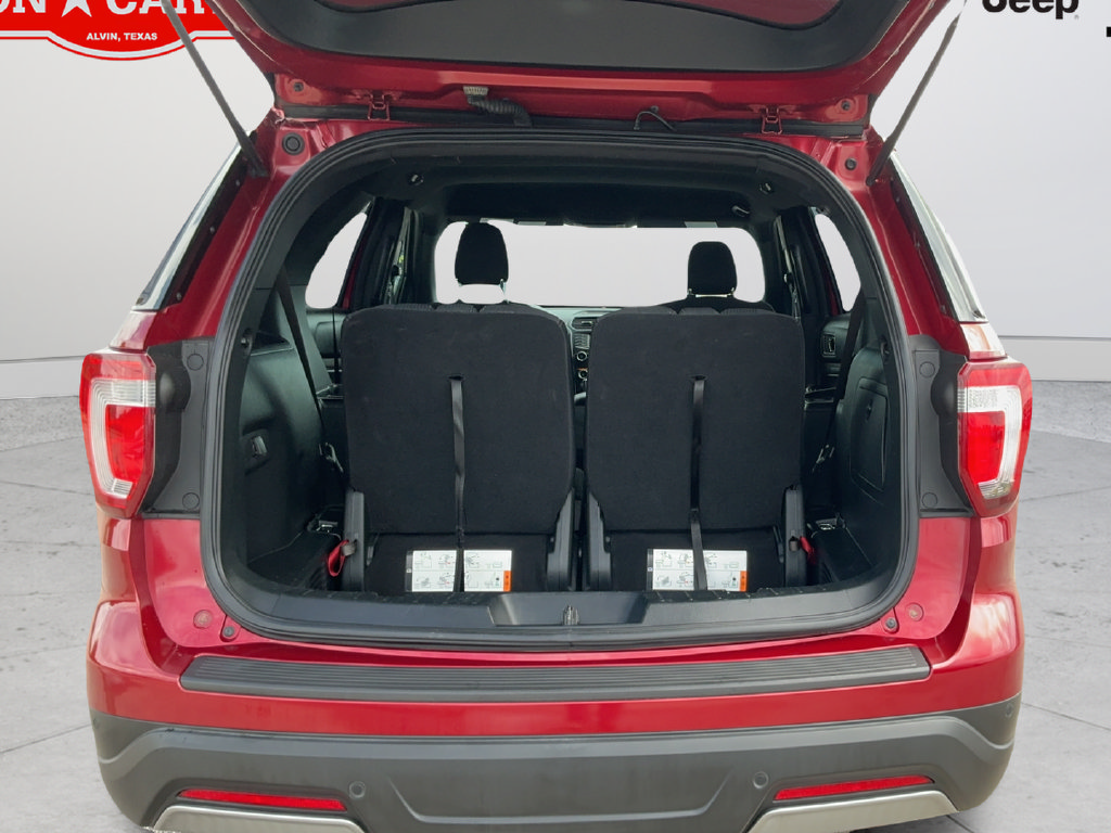 Used 2019 Ford Explorer XLT FWD image 18