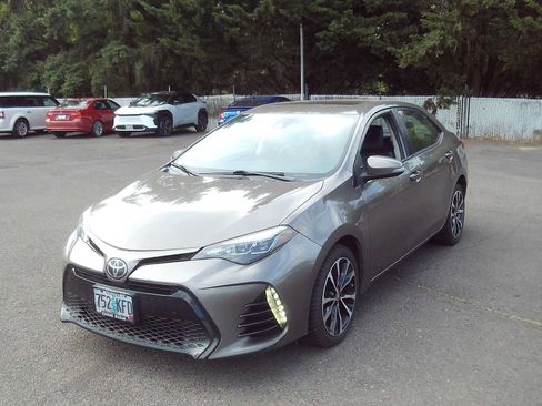Used 2017 Toyota Corolla SE w/ Carpet Mat Package (TMS) FWD image 1