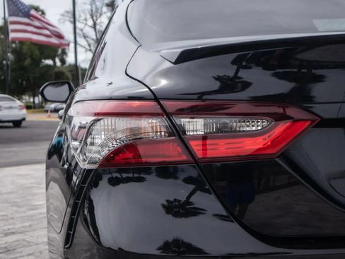 Used 2023 Toyota Camry SE FWD image 11
