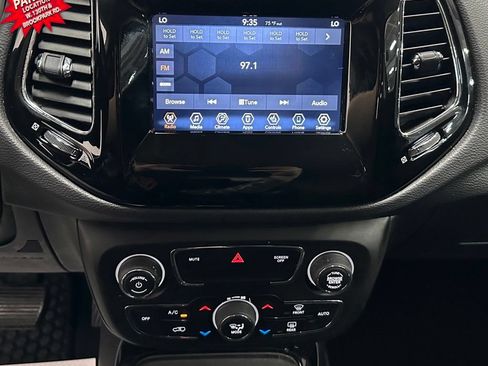 Used 2019 Jeep Compass Latitude FWD image 16