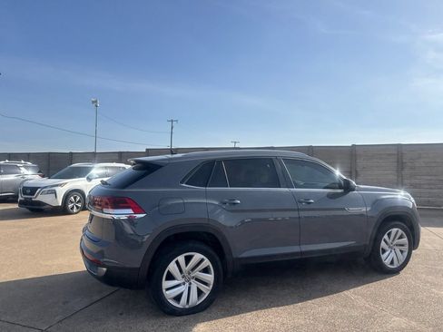 Used 2021 Volkswagen Atlas Cross Sport SE FWD image 21