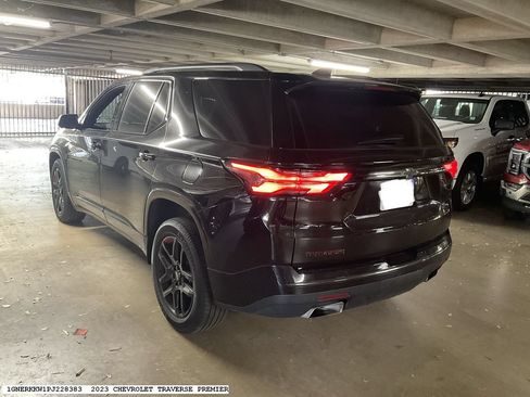 Used 2023 Chevrolet Traverse Premier w/ Redline Edition FWD image 4