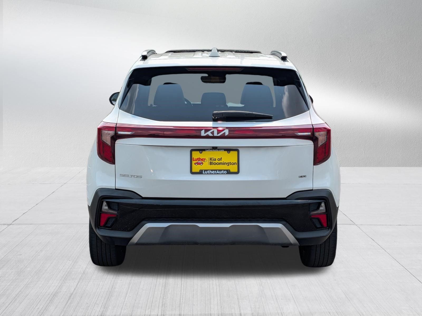 Used 2024 Kia Seltos EX AWD/4WD image 4