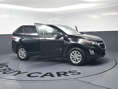 Used 2020 Chevrolet Equinox LS w/ LS Convenience Package AWD/4WD image 22