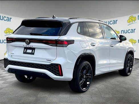 New 2026 Volkswagen Tiguan SE R-Line image 7