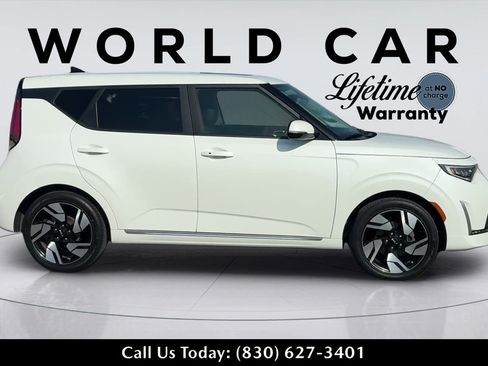 Used 2025 Kia Soul GT-Line w/ GT-Line Technology Package FWD image 2