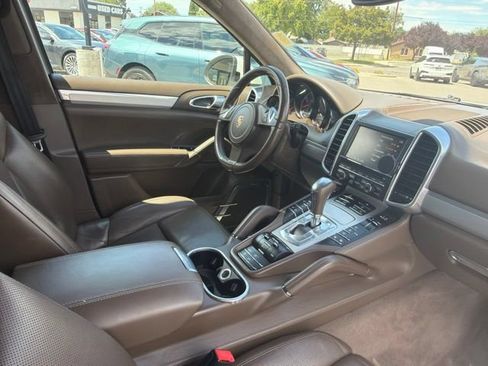 Used 2011 Porsche Cayenne Turbo AWD/4WD image 10