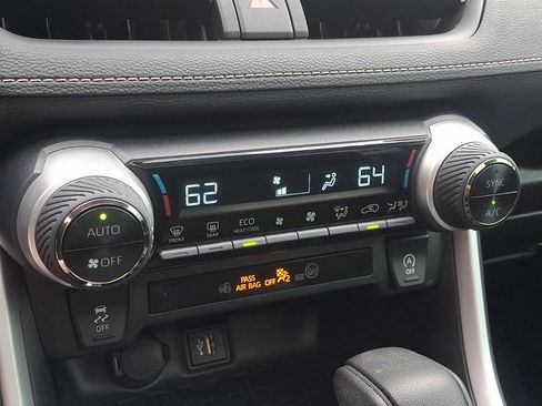 Used 2024 Toyota RAV4 XLE w/ Convenience Package FWD image 16