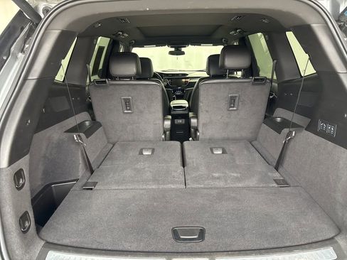 Used 2025 Cadillac XT6 Premium Luxury image 10