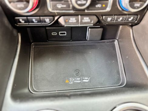 Used 2021 GMC Yukon AT4 w/ AT4 Premium Plus Package image 27