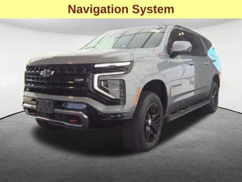 Used 2025 Chevrolet Suburban Z71 image 4