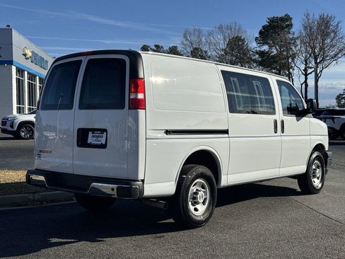 Used 2023 Chevrolet Express 2500 w/ Driver Convenience Package image 10
