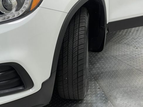 Used 2020 Chevrolet Trax LT w/ Driver Confidence Package image 35