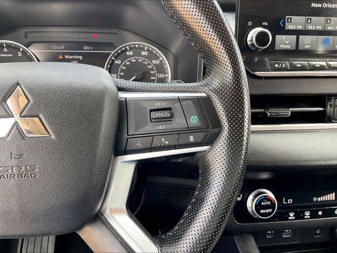 Used 2024 Mitsubishi Outlander SE AWD/4WD image 49
