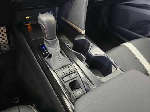 Used 2025 Toyota Camry SE image 81