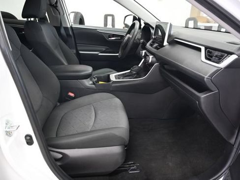 Used 2024 Toyota RAV4 XLE FWD image 11