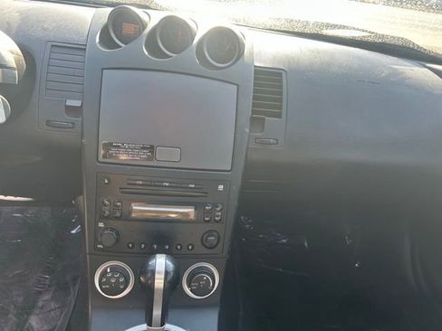 Used 2004 Nissan 350Z Enthusiast image 10