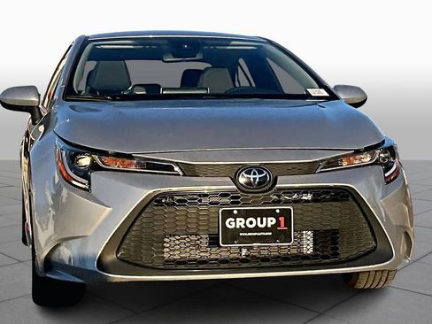Used 2020 Toyota Corolla LE w/ LE Convenience Package image 3
