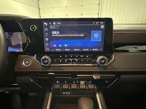 Used 2023 Chevrolet Colorado Z71 w/ Z71 Convenience Package 2 AWD/4WD image 33