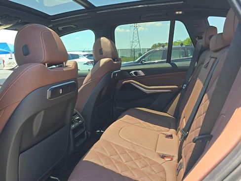 Used 2024 BMW X5 xDrive40i w/ Parking Assistance Package AWD/4WD image 5