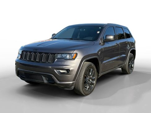 Used 2020 Jeep Grand Cherokee Altitude image 1