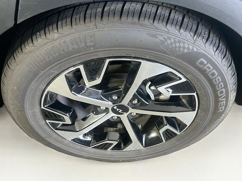 Used 2024 Kia Sportage EX image 11