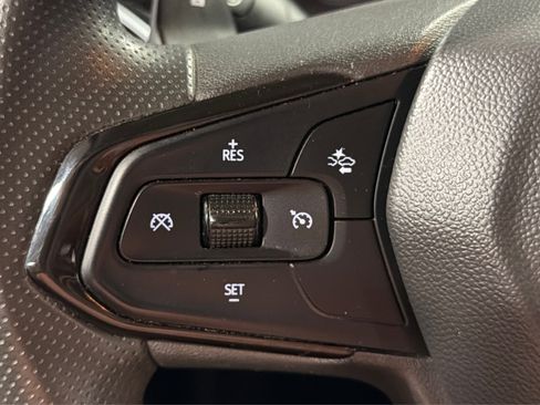 Used 2023 Chevrolet Bolt EUV LT w/ Driver Confidence Package FWD image 23