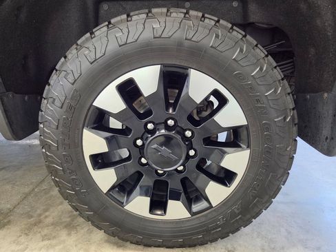 Used 2020 Chevrolet Silverado 3500 LT w/ All Star Edition AWD/4WD image 14