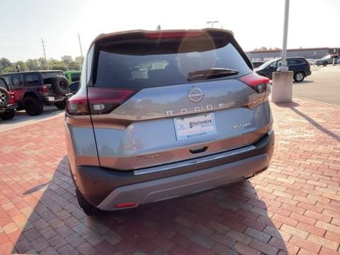Used 2022 Nissan Rogue SV w/ SV Premium Package AWD/4WD image 8
