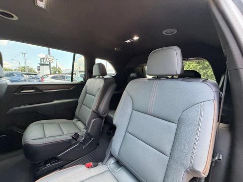 Used 2024 GMC Acadia AT4 w/ Luxury Package AWD/4WD image 25