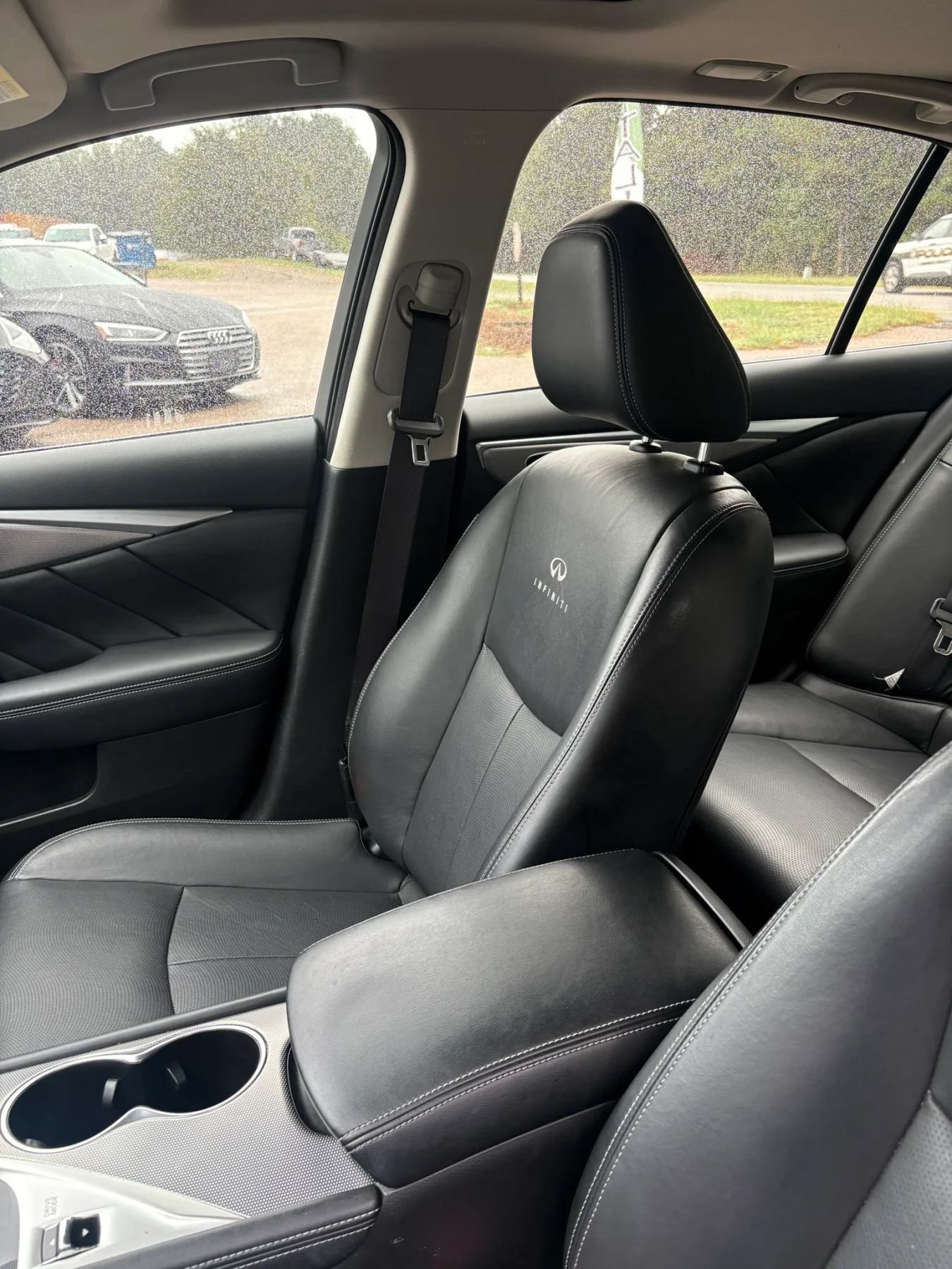 Used 2014 INFINITI Q50 Premium w/ Navigation Package AWD/4WD image 14