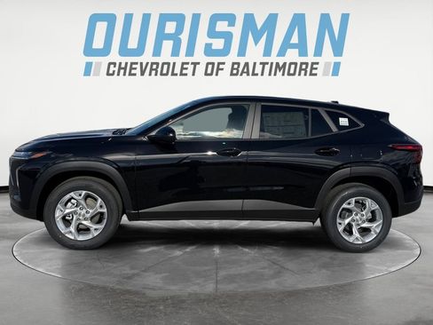 New 2026 Chevrolet Trax LS w/ LS Convenience Package FWD image 3