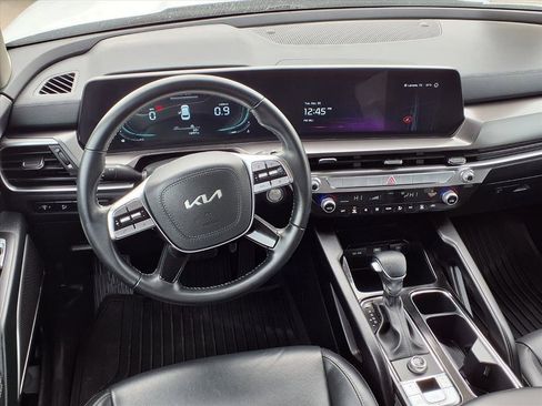 Used 2025 Kia Telluride LX image 13