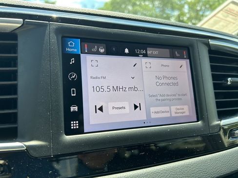 Used 2022 Chrysler Voyager LX FWD image 33