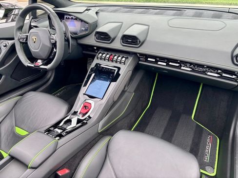 Used 2021 Lamborghini Huracan EVO RWD image 23