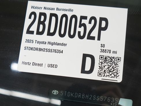 Used 2025 Toyota Highlander XSE AWD/4WD image 32