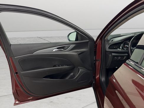 Used 2018 Buick Regal Preferred image 14