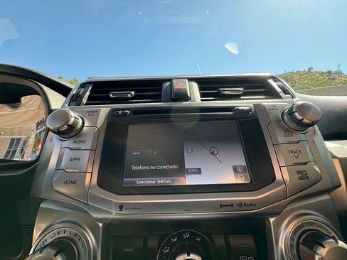 Used 2018 Toyota 4Runner SR5 AWD/4WD image 20