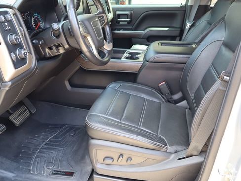 Used 2017 GMC Sierra 2500 Denali w/ Duramax Plus Package AWD/4WD image 16