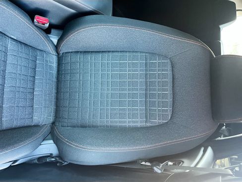 Used 2025 Honda HR-V Sport image 18