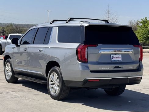 Used 2023 GMC Yukon XL SLT image 4