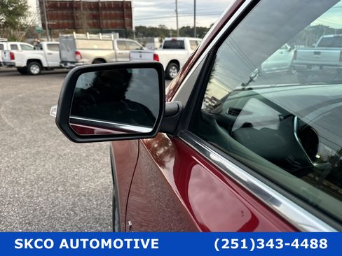 Used 2021 Chevrolet Traverse LT image 10