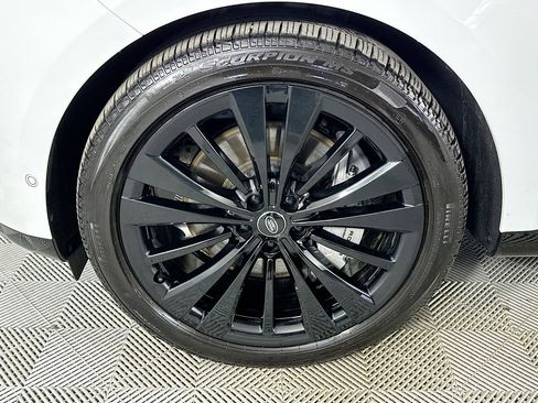 Used 2025 Land Rover Range Rover SE AWD/4WD image 31