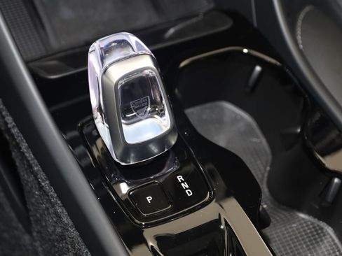 Used 2026 Volvo XC40 B5 Plus AWD/4WD image 7