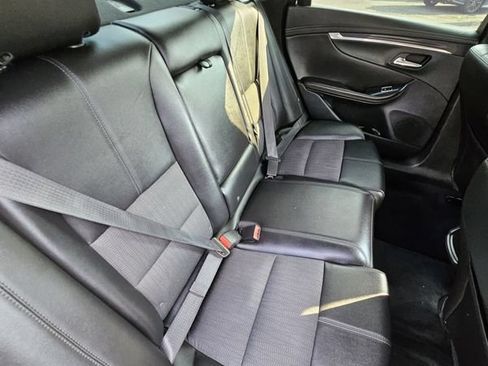 Used 2019 Chevrolet Impala LT FWD image 18