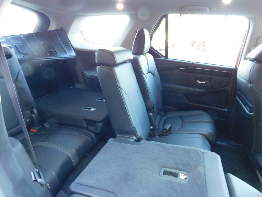 Used 2025 Honda Pilot EX-L image 5
