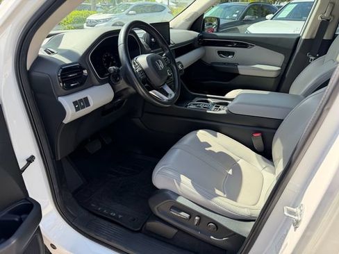 Used 2024 Honda Pilot Touring image 12